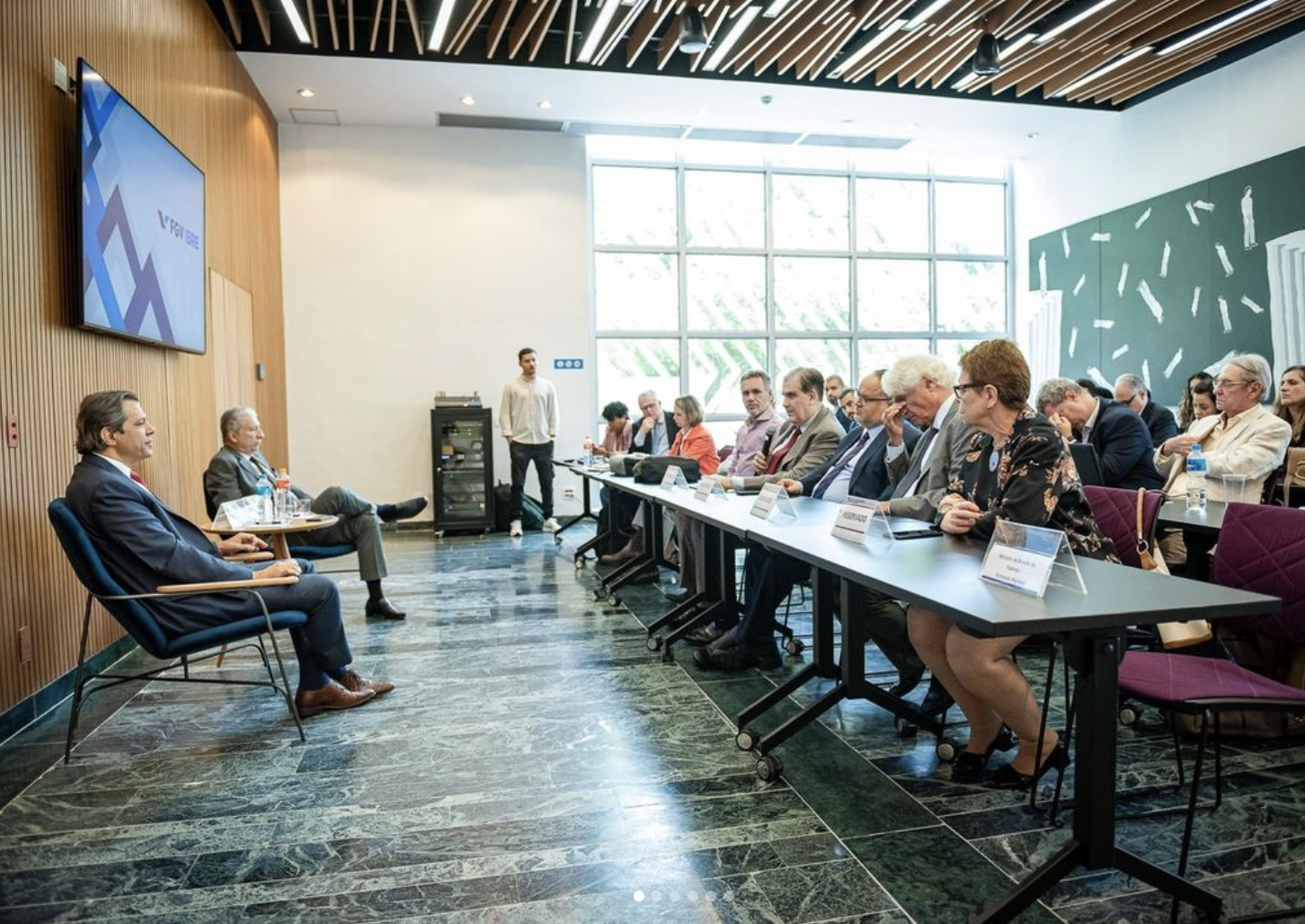 Ministro da Fazenda participa de evento promovido pela FGV no Rio de Janeiro